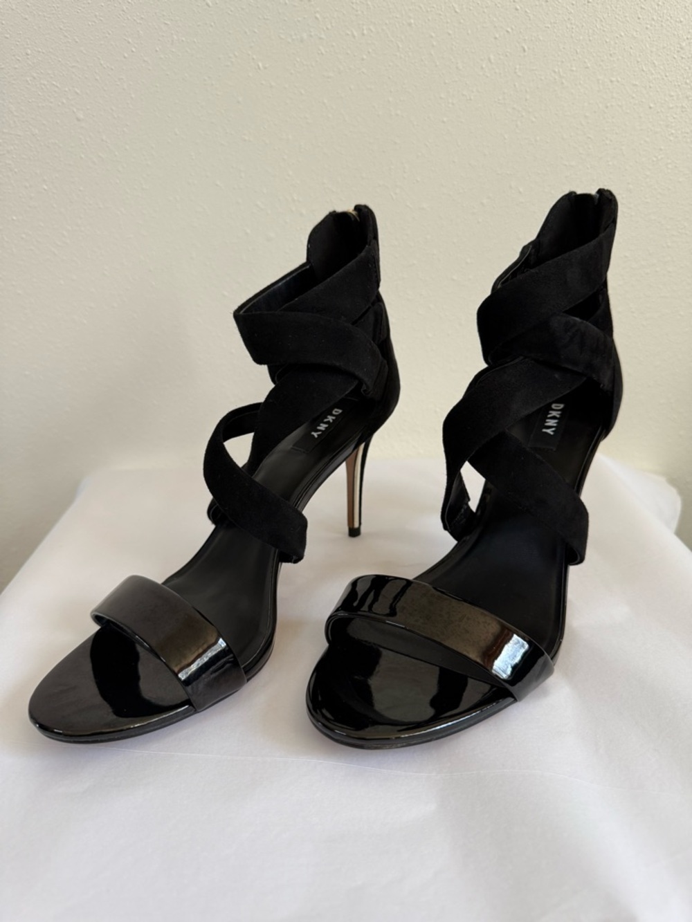 DKNY Iggi Black Strappy Heels Size 10 NIB Patent Toe Stiletto Sandals - Picture 6 of 13